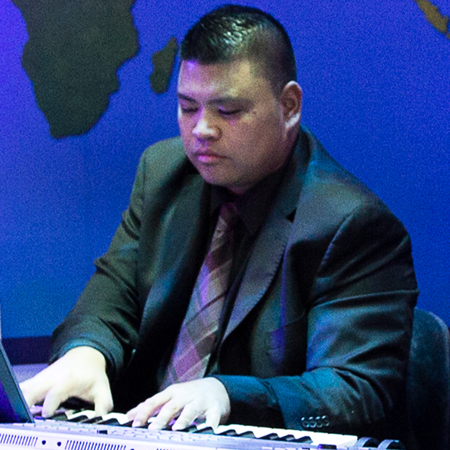 Glen Nerona: Melodious Vibes Pianist